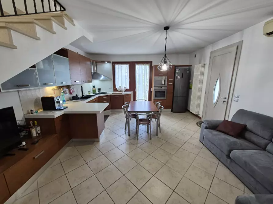Immagine 9 di Casa quadrifamiliare in vendita  in via giovanni paolo II a Sossano