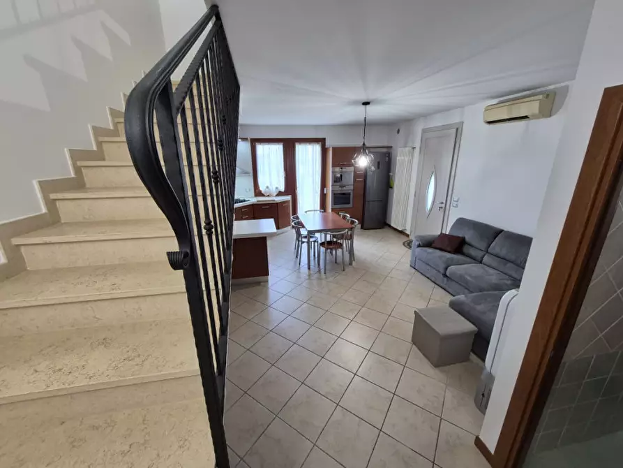 Immagine 10 di Casa quadrifamiliare in vendita  in via giovanni paolo II a Sossano