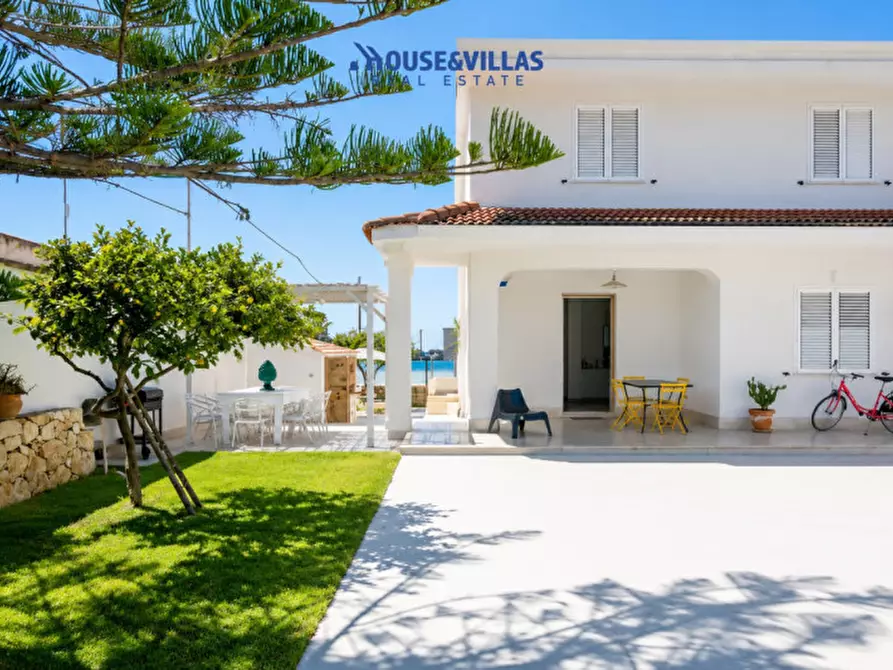 Immagine 3 di Villa in vendita  in Via Gaetano Martino a Noto