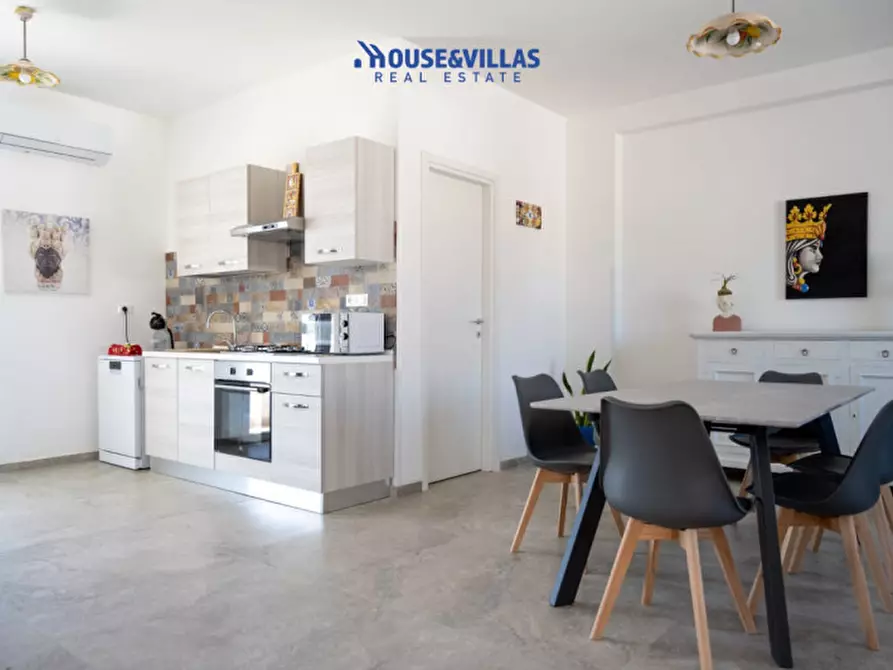 Immagine 11 di Villa in vendita  in Via Gaetano Martino a Noto