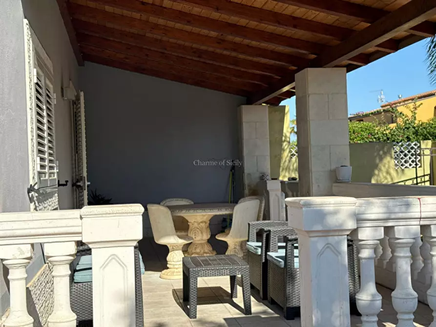 Immagine 15 di Casa bifamiliare in vendita  a Pozzallo