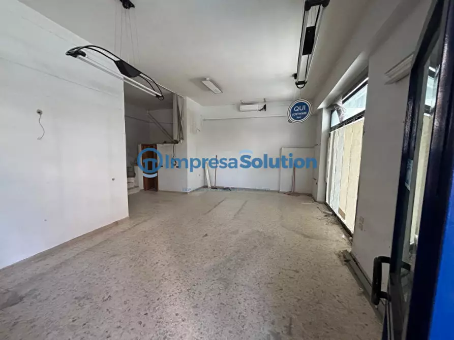 Immagine 1 di Negozio in affitto  in Via Giovanni Paesiello a Napoli