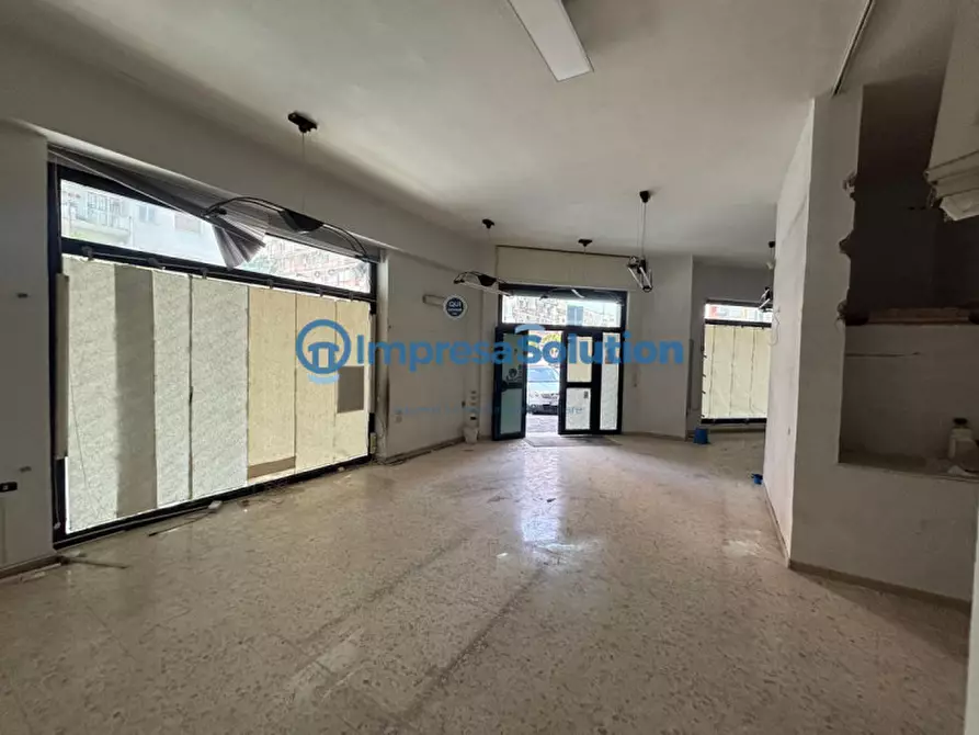Immagine 19 di Negozio in affitto  in Via Giovanni Paesiello a Napoli