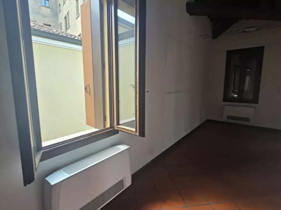 Immagine 5 di Appartamento in vendita  in Piazza Giuseppe Garibaldi a Padova