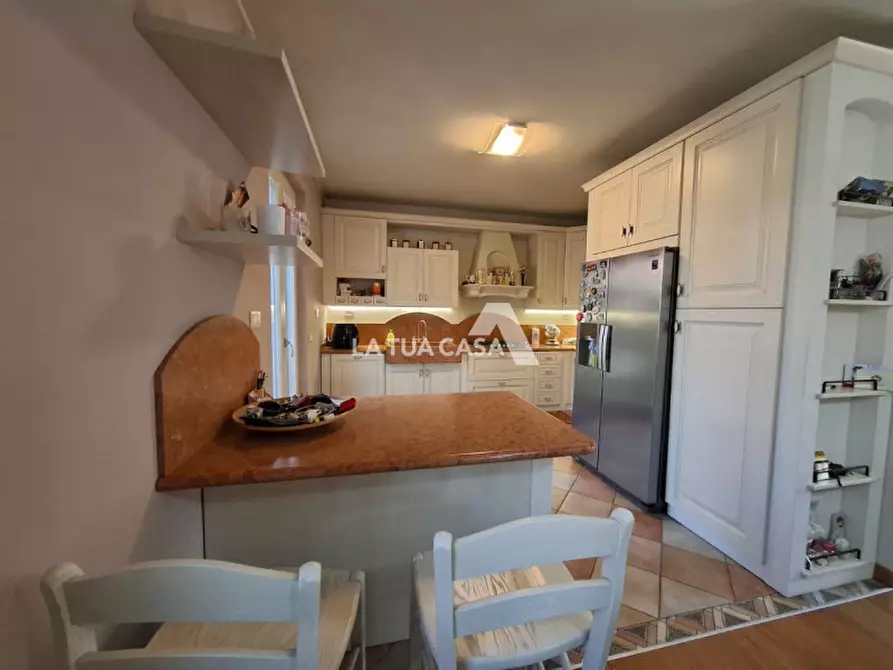 Immagine 1 di Casa bifamiliare in vendita  a Castel D'azzano