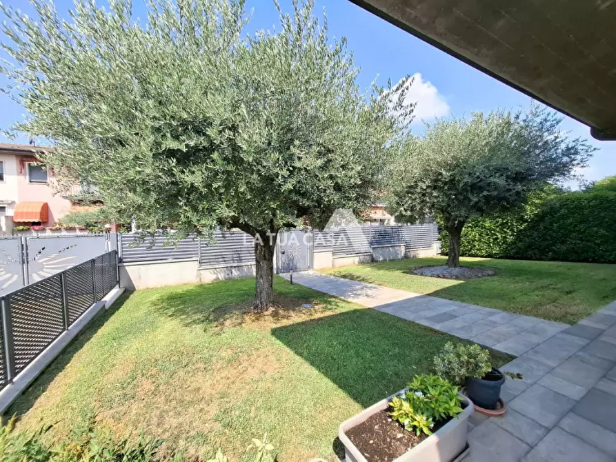 Immagine 4 di Casa bifamiliare in vendita  a Castel D'azzano