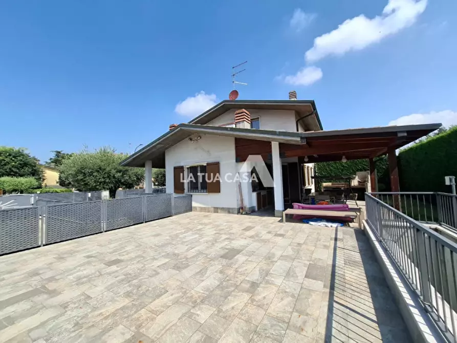 Immagine 6 di Casa bifamiliare in vendita  a Castel D'azzano