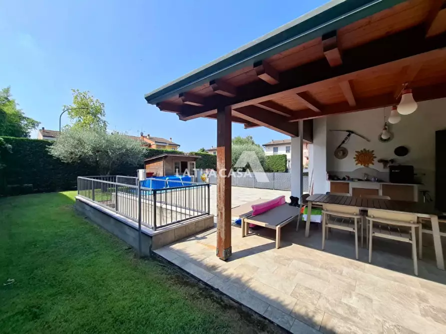 Immagine 11 di Casa bifamiliare in vendita  a Castel D'azzano