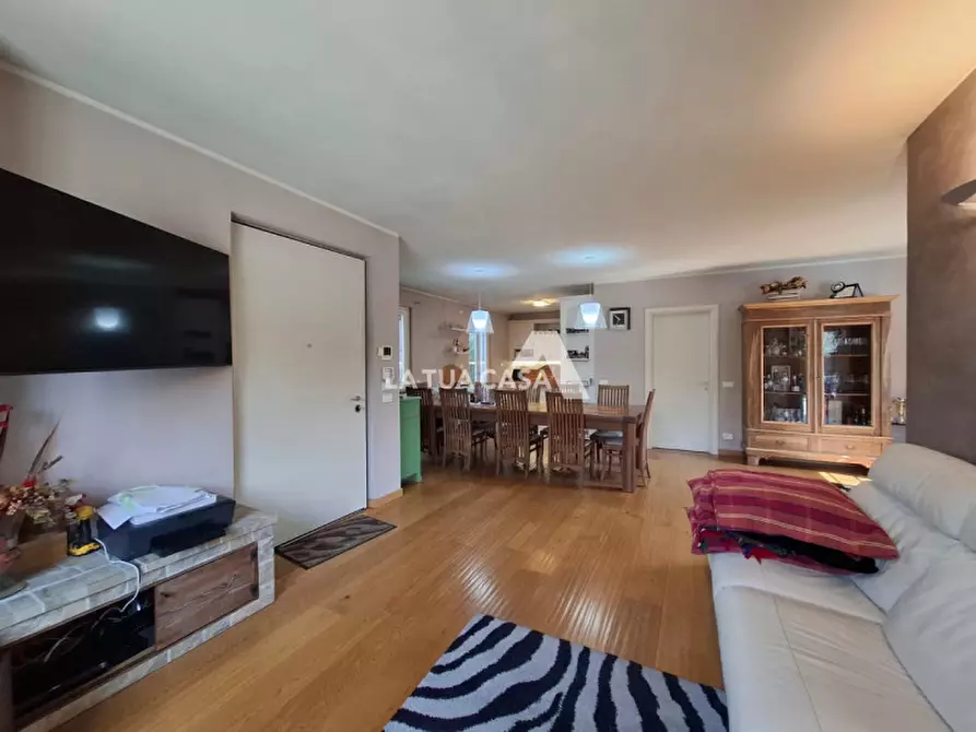 Immagine 15 di Casa bifamiliare in vendita  a Castel D'azzano