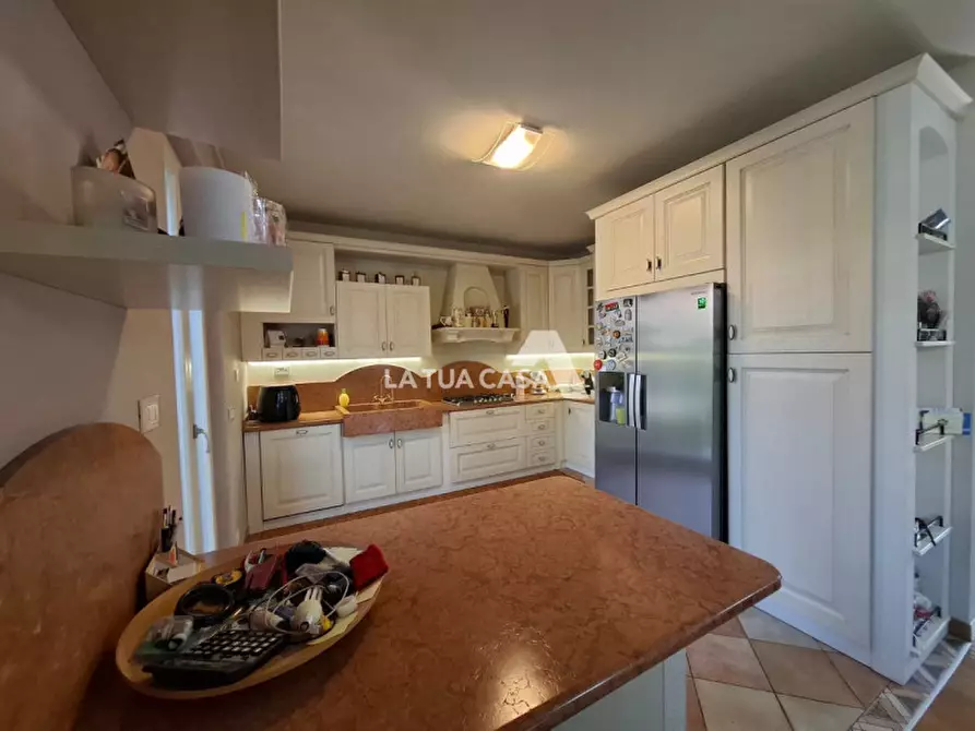 Immagine 25 di Casa bifamiliare in vendita  a Castel D'azzano