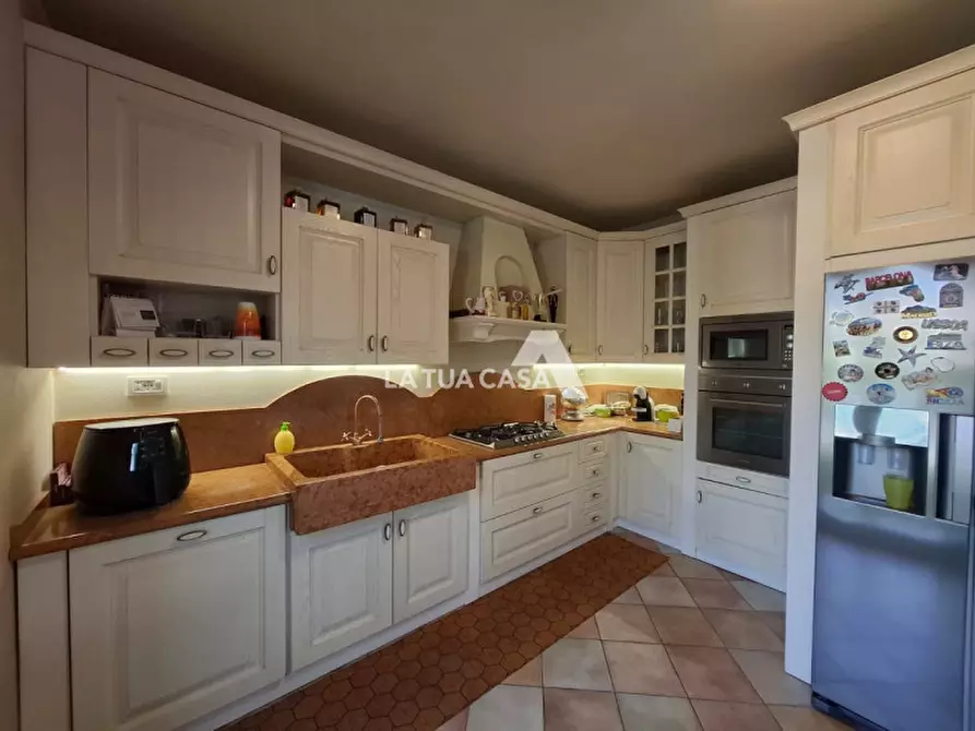 Immagine 28 di Casa bifamiliare in vendita  a Castel D'azzano