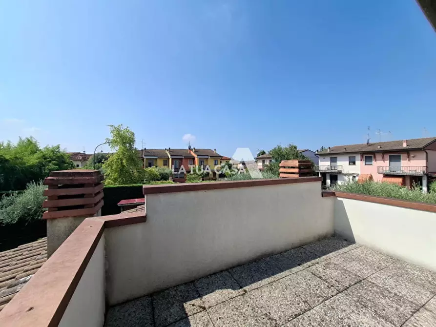 Immagine 40 di Casa bifamiliare in vendita  a Castel D'azzano