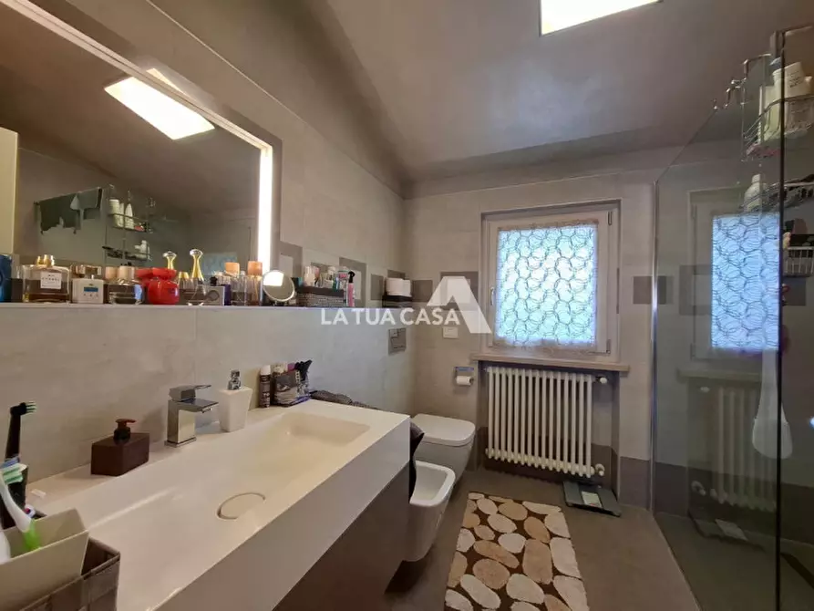 Immagine 41 di Casa bifamiliare in vendita  a Castel D'azzano