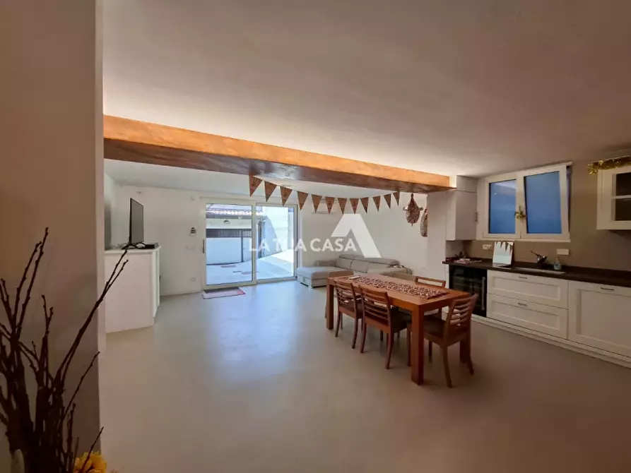 Immagine 42 di Casa bifamiliare in vendita  a Castel D'azzano