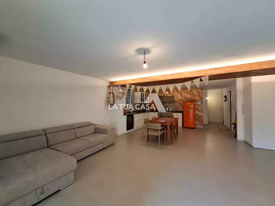 Immagine 44 di Casa bifamiliare in vendita  a Castel D'azzano