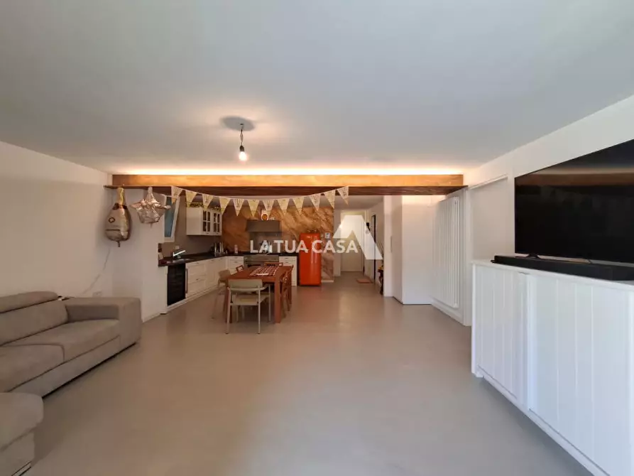 Immagine 45 di Casa bifamiliare in vendita  a Castel D'azzano