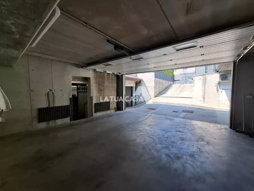 Immagine 51 di Casa bifamiliare in vendita  a Castel D'azzano