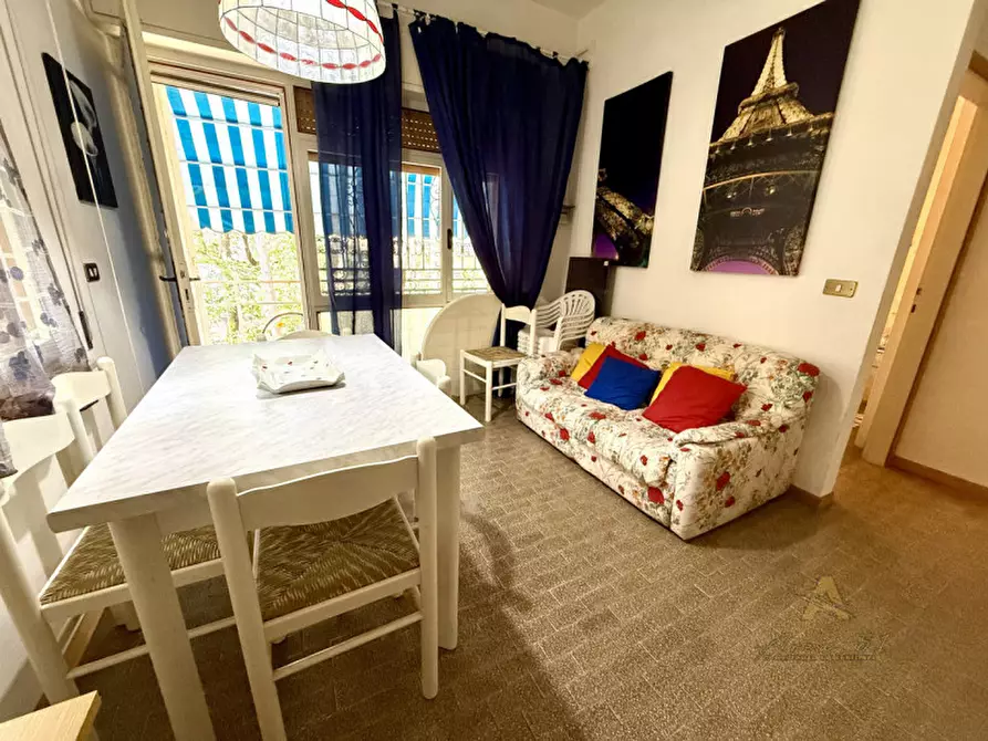 Immagine 11 di Appartamento in vendita  in via Giardini a Lignano Sabbiadoro