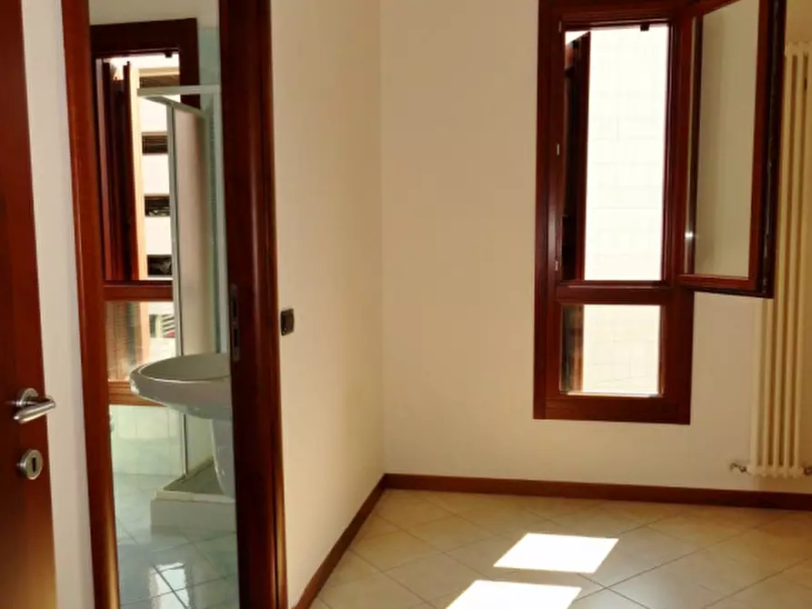 Immagine 9 di Appartamento in affitto  in via cengio a Vicenza