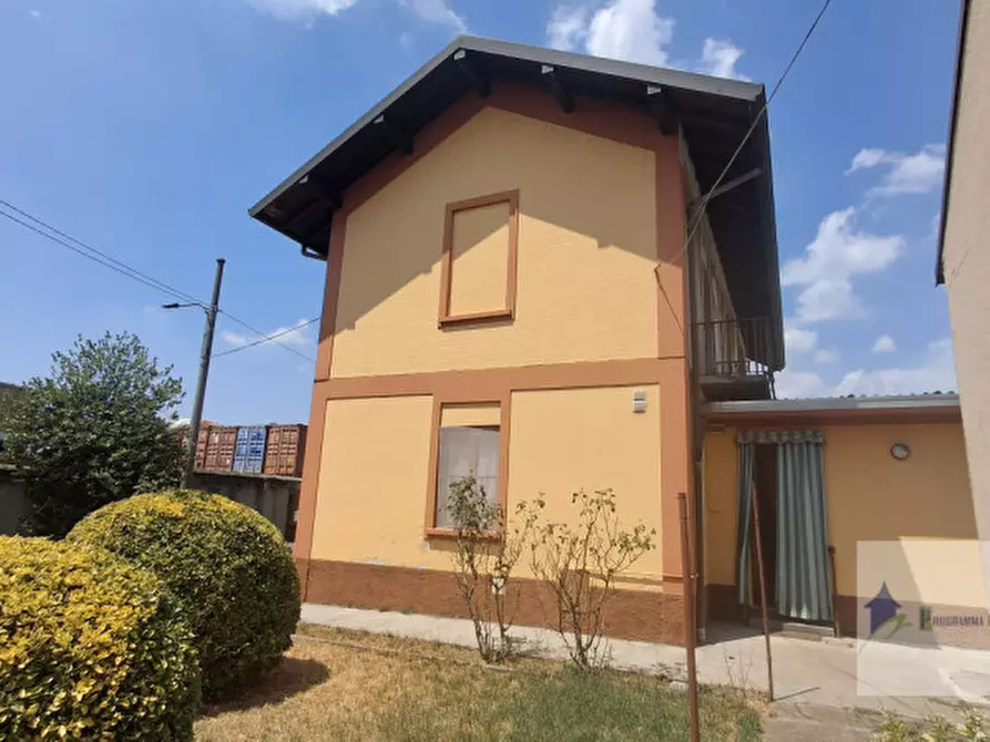Immagine 1 di Casa indipendente in vendita  in Via San Michele sul Carso a Turbigo