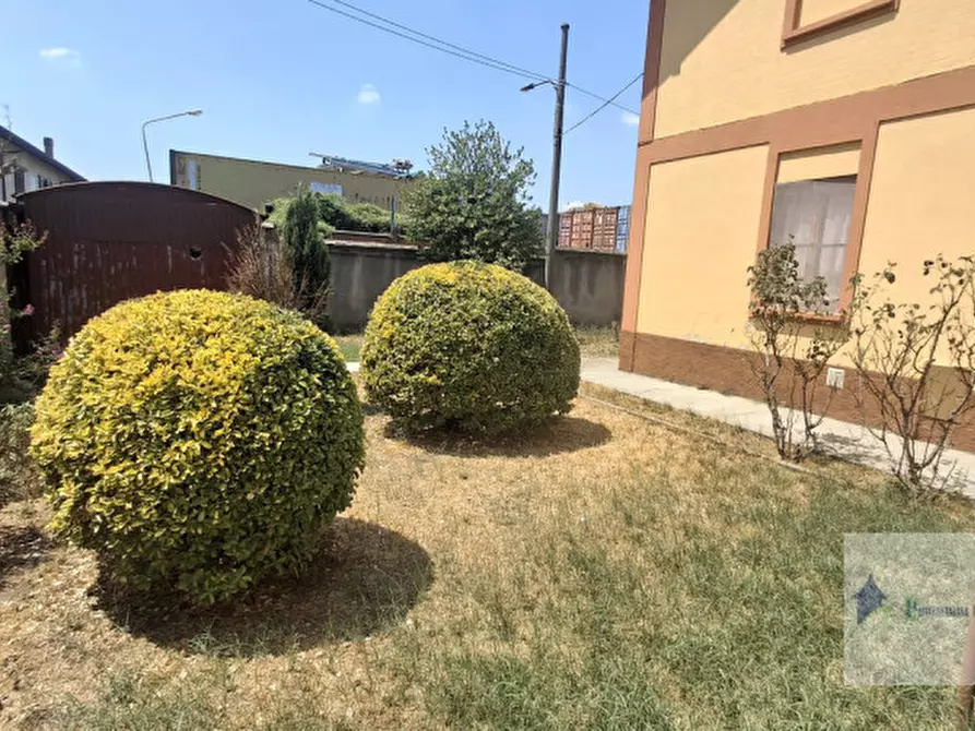 Immagine 6 di Casa indipendente in vendita  in Via San Michele sul Carso a Turbigo