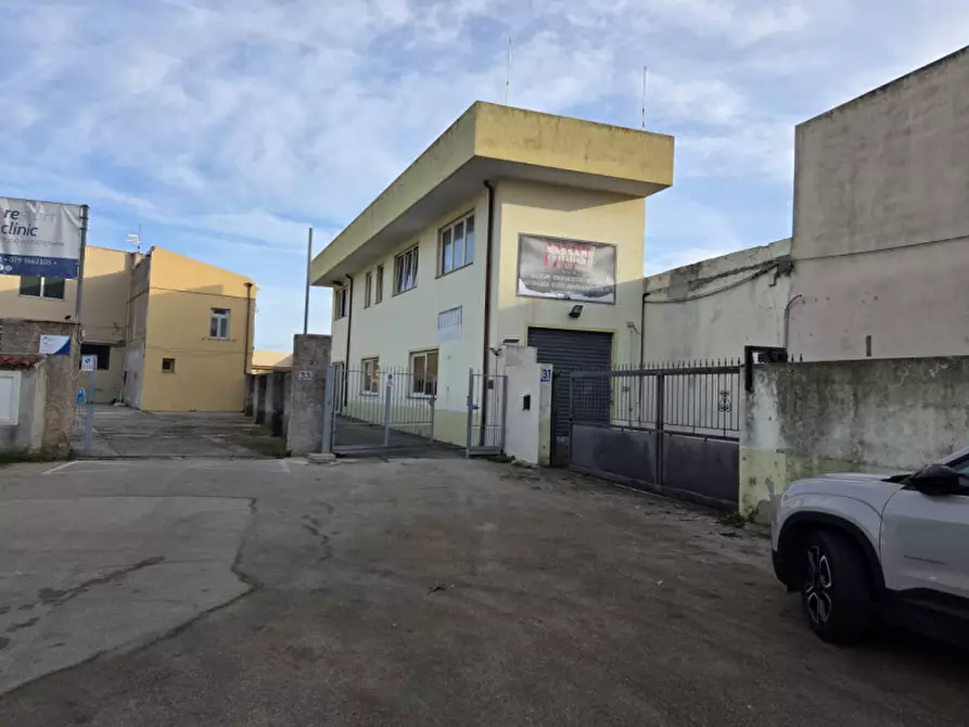 Immagine 2 di Laboratorio in vendita  in viale Porto Torres a Sassari