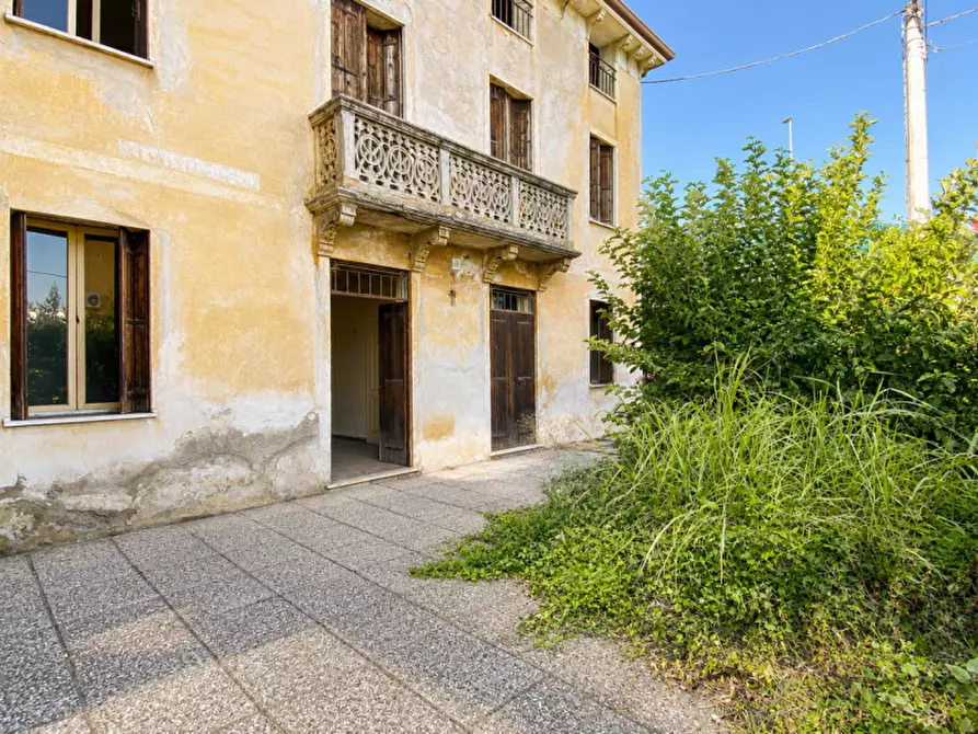 Immagine 18 di Palazzo in vendita  in Via Giuseppe Mazzini a Dueville
