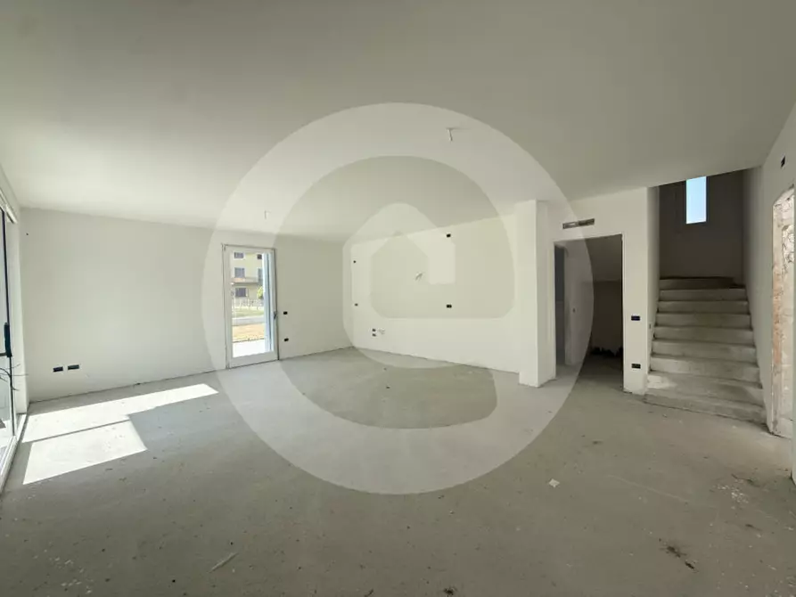 Immagine 3 di Casa trifamiliare in vendita  a Santa Giustina In Colle
