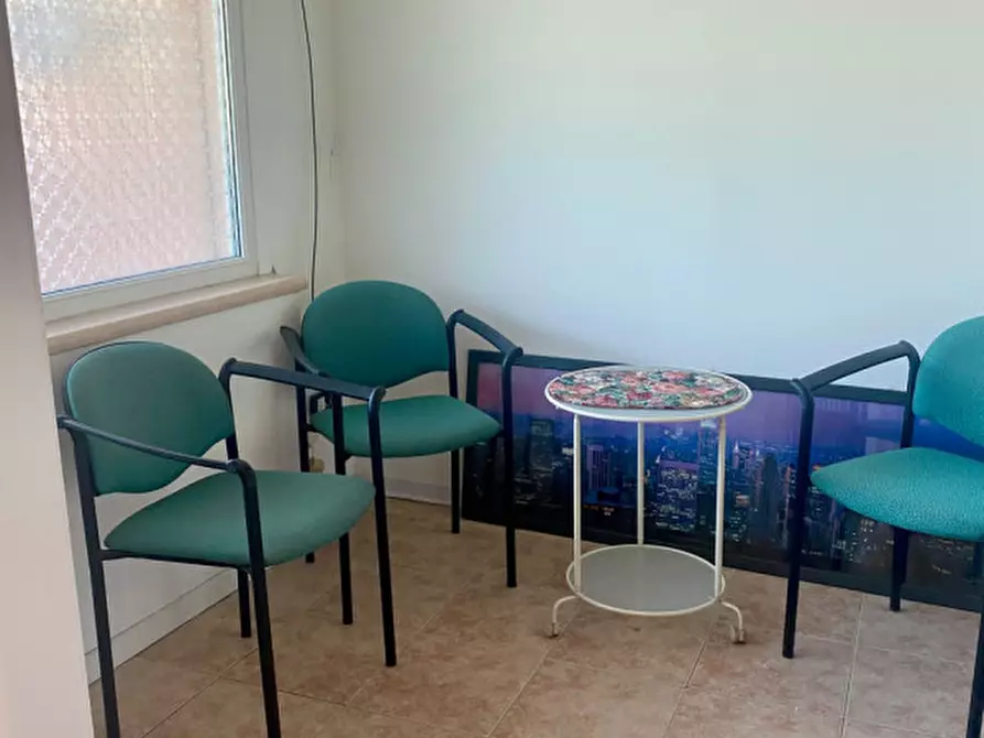 Immagine 5 di Negozio in vendita  in Via Guglielmo Marconi 120 Cadoneghe a Cadoneghe