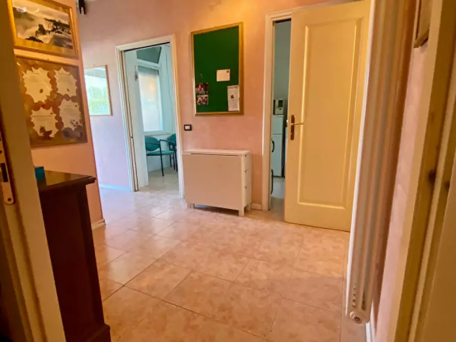 Immagine 11 di Negozio in vendita  in Via Guglielmo Marconi 120 Cadoneghe a Cadoneghe