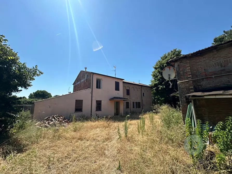 Immagine 1 di Casa indipendente in vendita  in Via Sabbioni a Mirandola