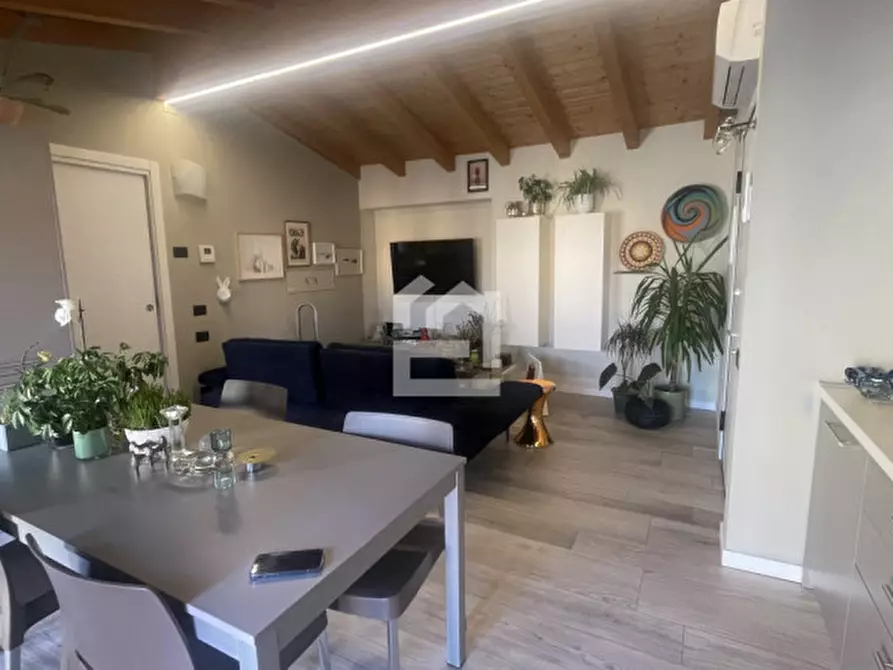 Immagine 6 di Appartamento in vendita  in via vicolo carrobbio a Manerba Del Garda