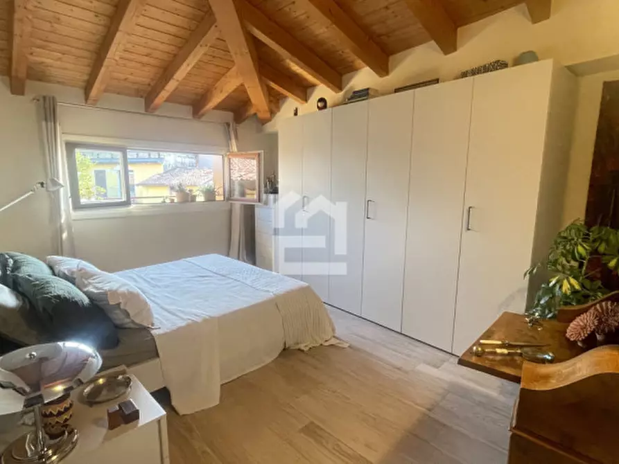 Immagine 8 di Appartamento in vendita  in via vicolo carrobbio a Manerba Del Garda