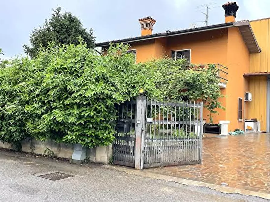 Immagine 1 di Casa bifamiliare in vendita  in Via Paltana a Padova