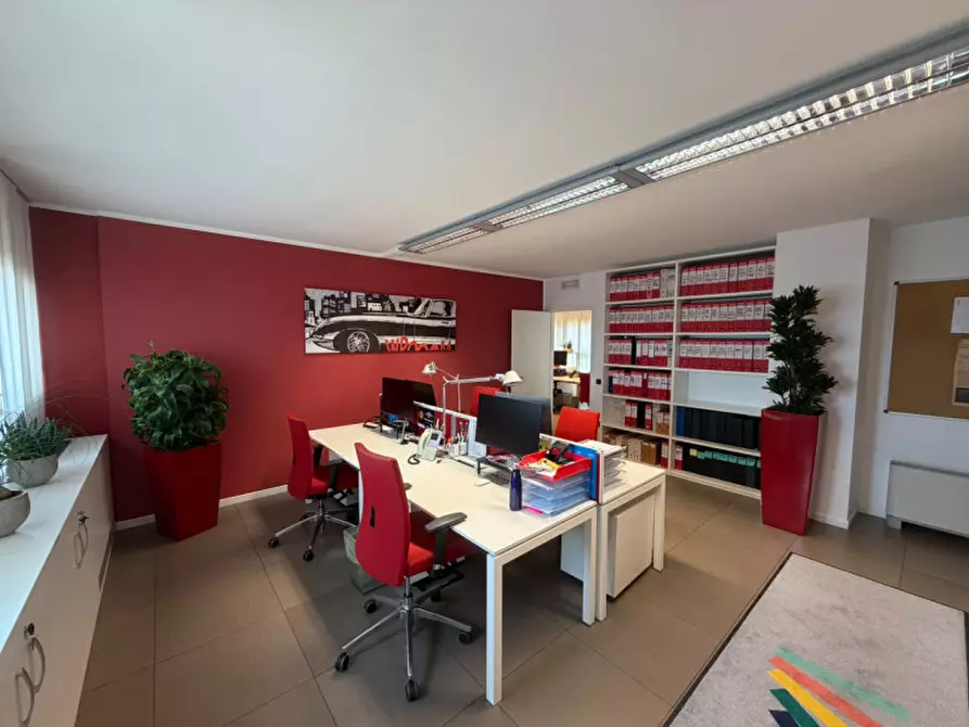 Immagine 11 di Ufficio in affitto  in Via Francesco Rismondo a Padova