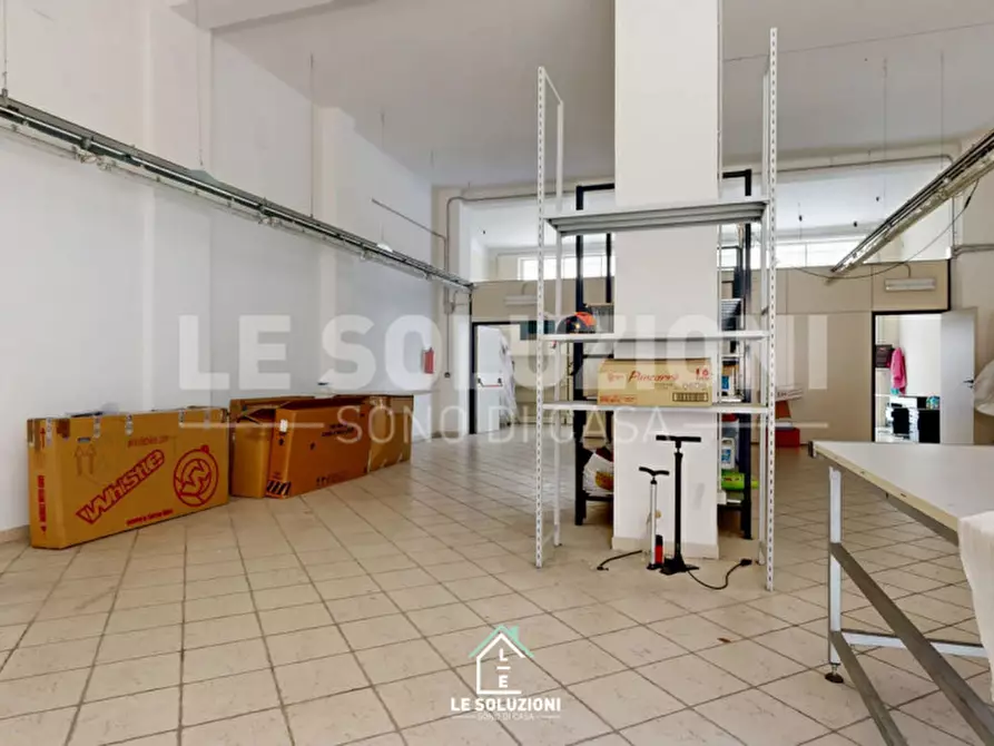 Immagine 3 di Laboratorio in affitto  in Via Bixio 67 a Putignano