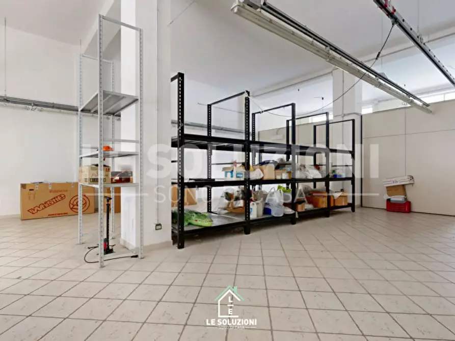 Immagine 5 di Laboratorio in affitto  in Via Bixio 67 a Putignano
