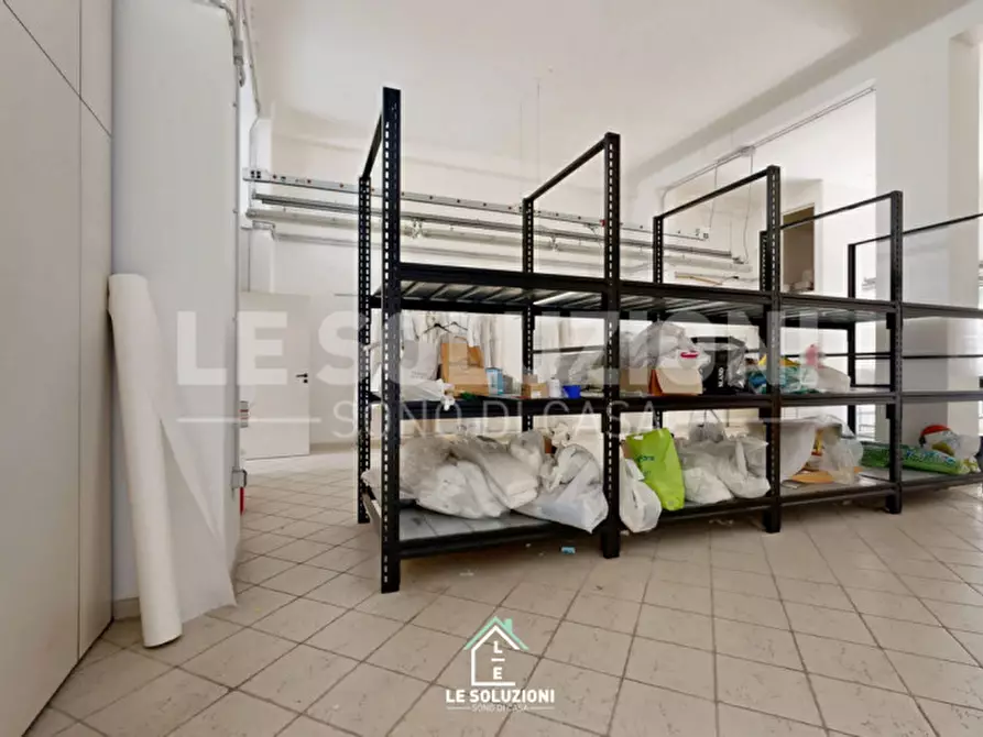 Immagine 7 di Laboratorio in affitto  in Via Bixio 67 a Putignano