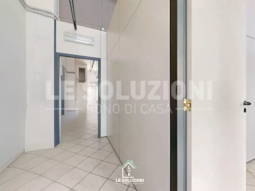 Immagine 16 di Laboratorio in affitto  in Via Bixio 67 a Putignano