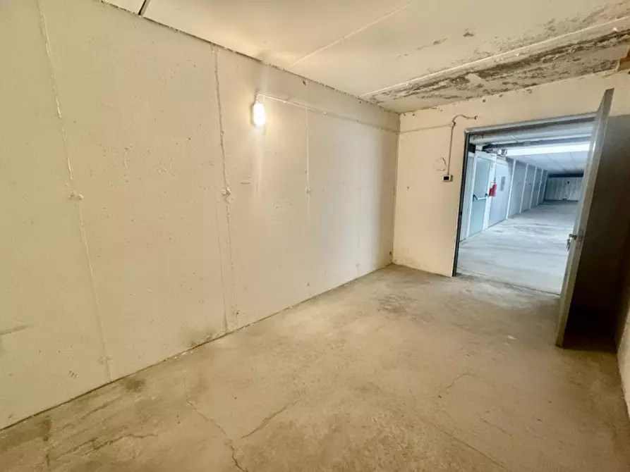 Immagine 3 di Cantina in affitto  a Sant'ambrogio Di Valpolicella