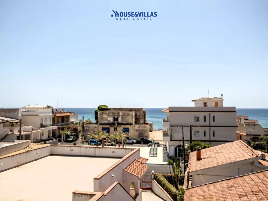 Immagine 3 di Villa in vendita  in Via delle Viole a Noto