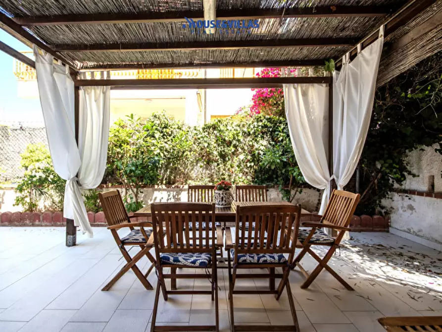 Immagine 21 di Villa in vendita  in Via delle Viole a Noto