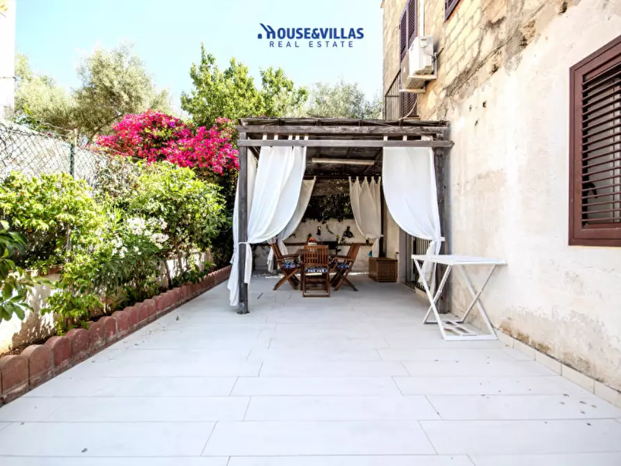 Immagine 22 di Villa in vendita  in Via delle Viole a Noto