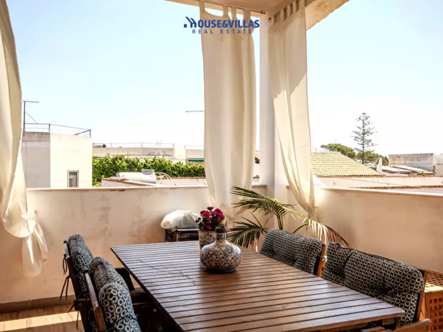 Immagine 38 di Villa in vendita  in Via delle Viole a Noto