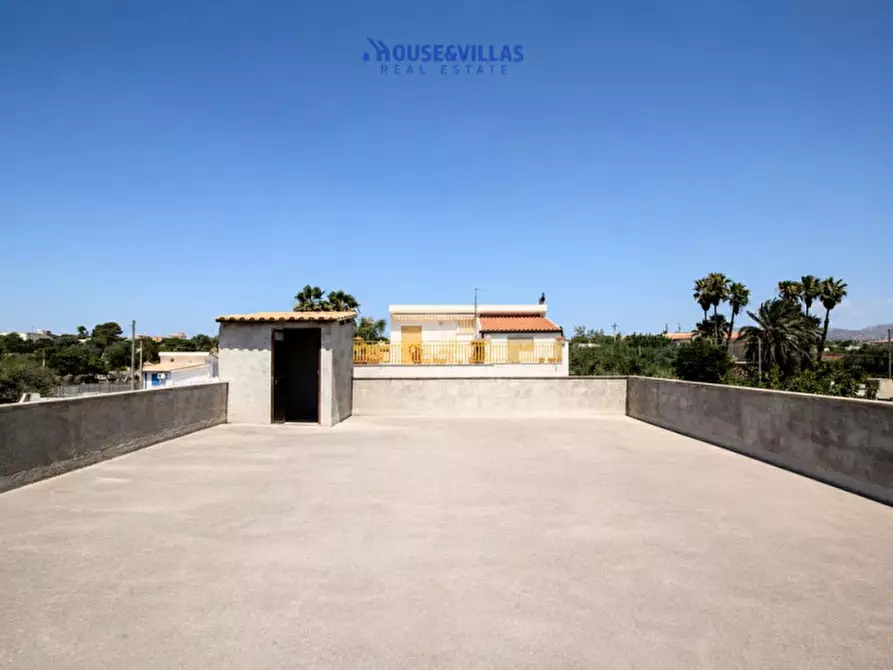 Immagine 48 di Villa in vendita  in Via delle Viole a Noto