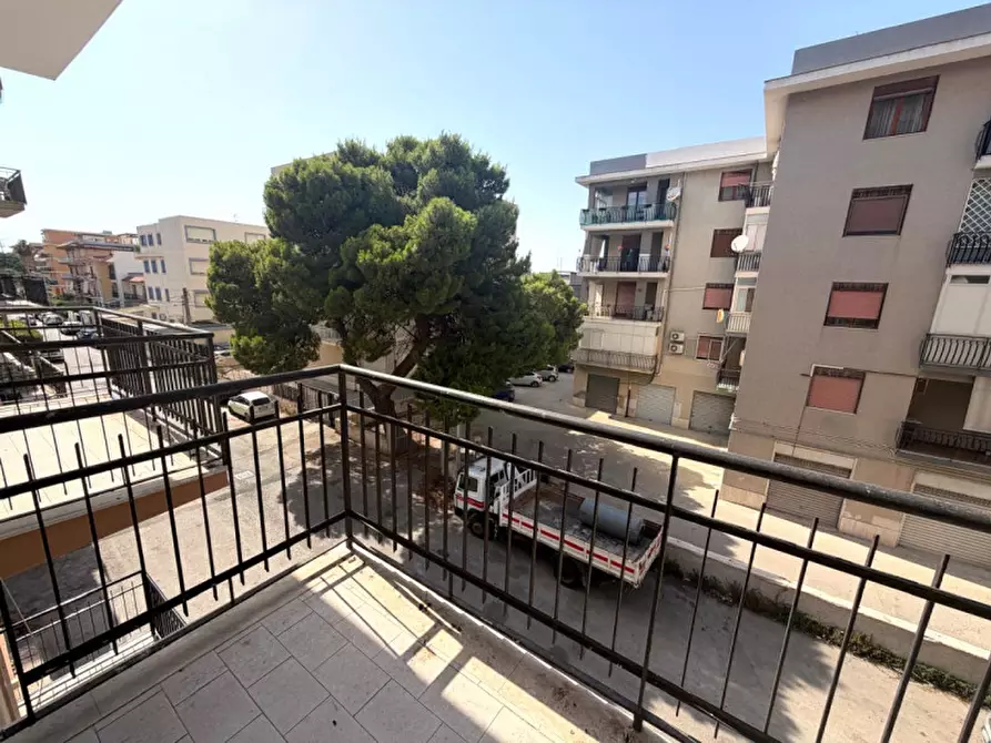 Immagine 12 di Appartamento in vendita  in via Rosolini 17 a Siracusa