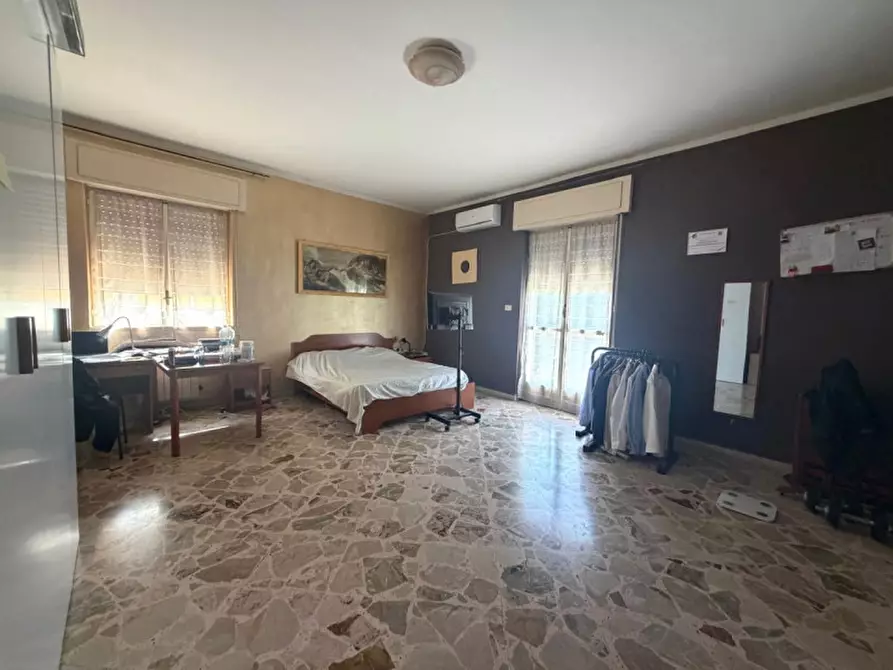 Immagine 17 di Appartamento in vendita  in via Rosolini 17 a Siracusa