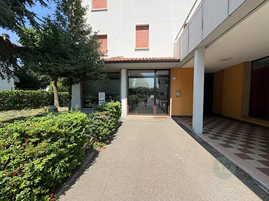 Immagine 1 di Negozio in vendita  in via lenin 50 a a Carpi