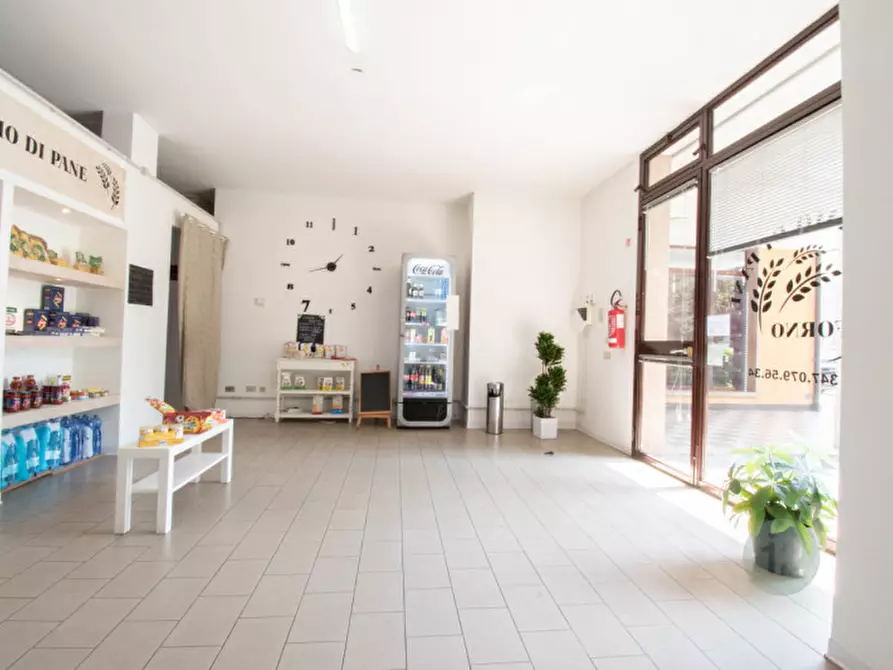 Immagine 4 di Negozio in vendita  in via lenin 50 a a Carpi