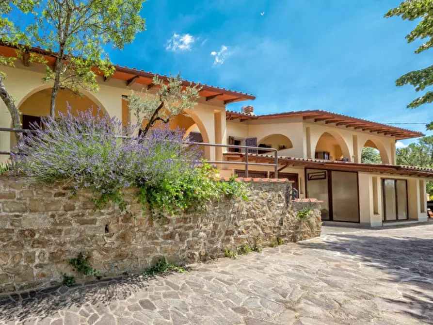 Immagine 2 di Villa in vendita  in Querceto a Loro Ciuffenna